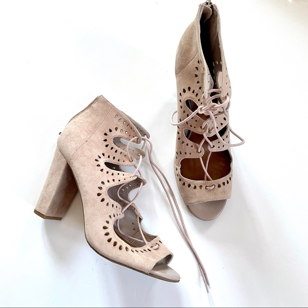 14th & Union Creamy Tan Laser Cutout Lace Up Block Heels Size 11 - Picture 1 of 10